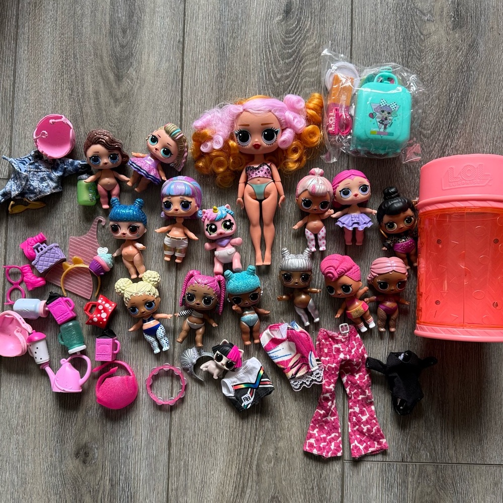 L.O.L. Surprise! Assorted Dolls & Pink Accessories Set